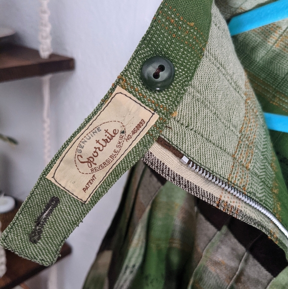 Vintage High Waisted Reversible Skirt! - Picture 3 of 8